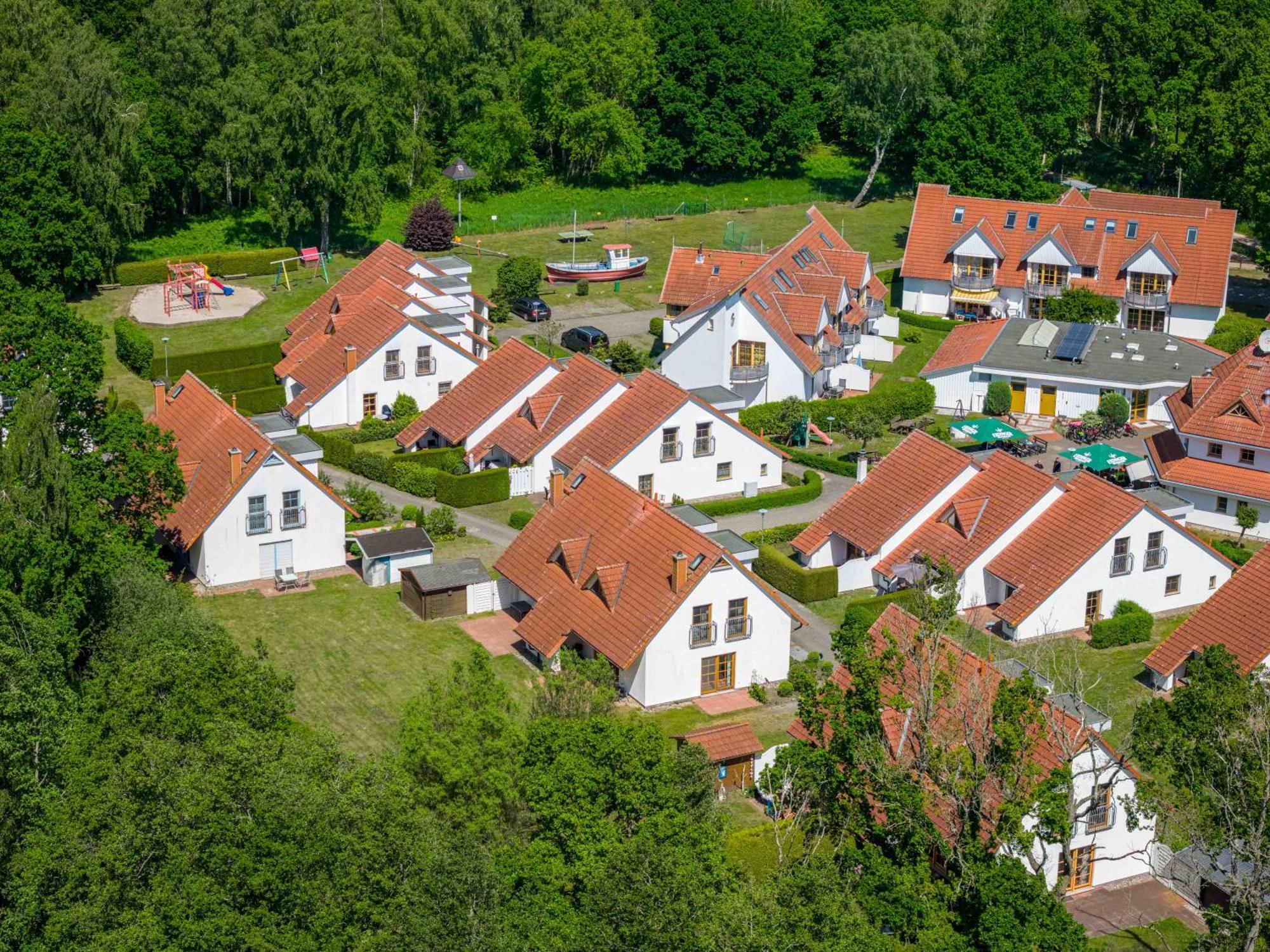 Ferienpark Freesenbruch Wohnung 2 6 - Windrose Zingst Extérieur photo