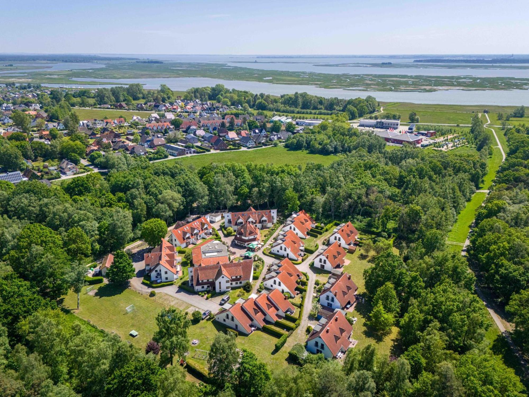 Ferienpark Freesenbruch Wohnung 2 6 - Windrose Zingst Extérieur photo